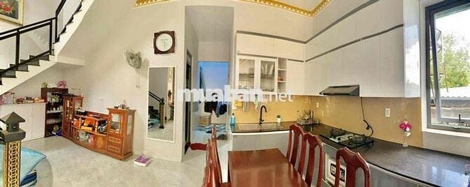 Nhà mặt tiền kinh doanh và để ở