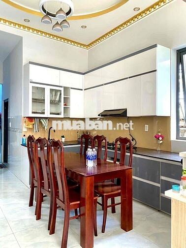 Nhà mặt tiền kinh doanh và để ở