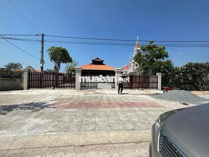 GĐ cần  bán lô đất 2 mặt tiền TL328  hồ tràm