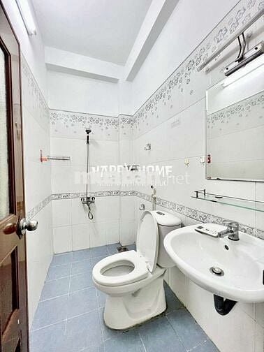 Cho thuê studio cửa sổ trời ngay Cầu Công Lí