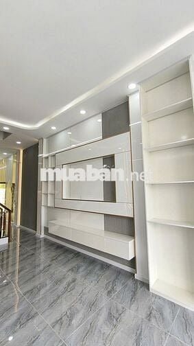 Nhà 3 Tầng Ngay Trung Tâm Cần bán Gấp Giá rẻ