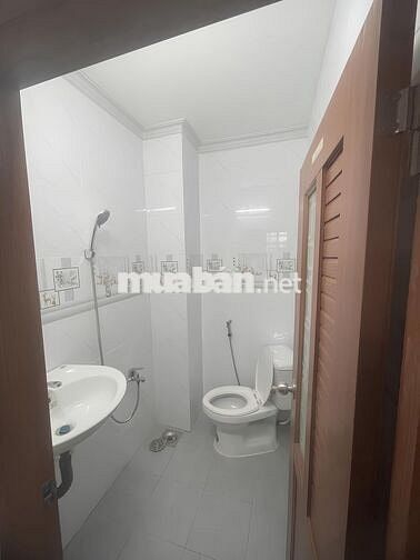 Phòng đẹp, giá tốt - cửa sổ - full nội thất - ngay CÔNG VIÊN VĂN HOÁ