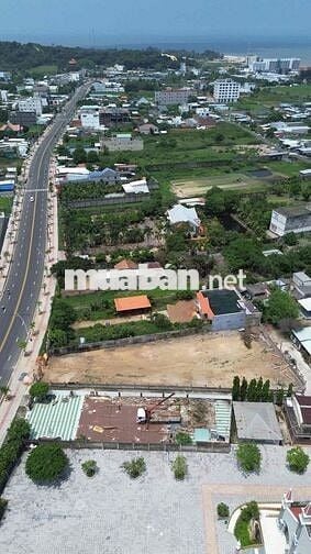 GĐ cần  bán lô đất 2 mặt tiền TL328  hồ tràm