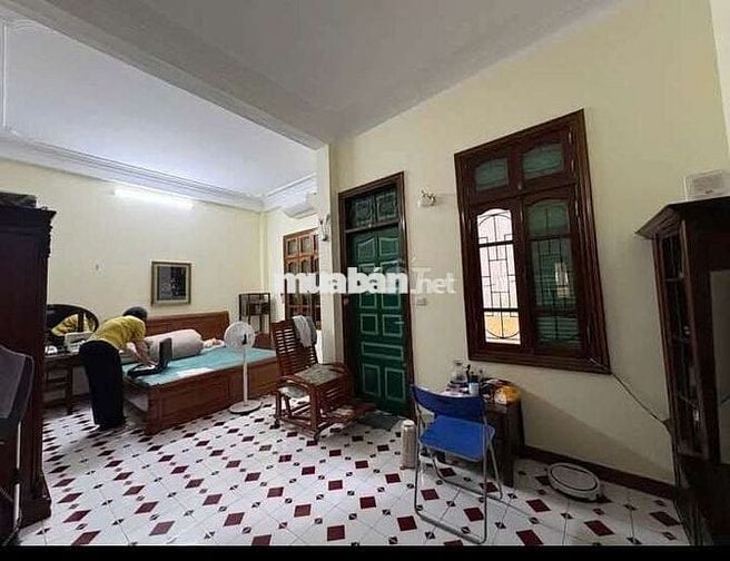 Tôi cần bán nhà mặt ngõ ô tô chánh đỗ Hoàng Quốc Việt 4tầng gần phố