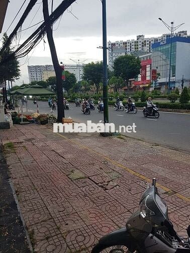 Cho thuê nhà nguyên căn 1 trệt 3 lầu dt 4,5×20, có 5pn, 6wc