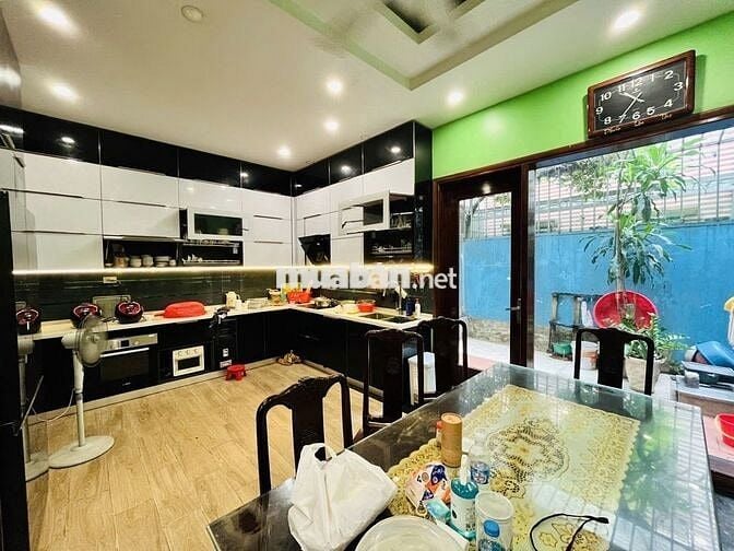 Bán Biệt thự KĐT Dịch Vọng, Cầu Giấy, 102m x 4T, 2 thoáng