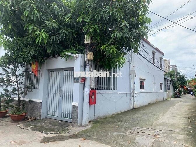 Bán nhà góc 2mt 5.5x21m, gần dự Án An Sương, đường 8m, Q12. 6ty2