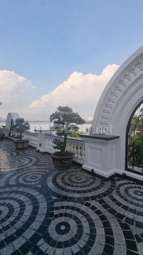 Cho thuê 300m mặt hồ tây mặt tiền siêu khủng ( tầng 4 vew đỉnh )