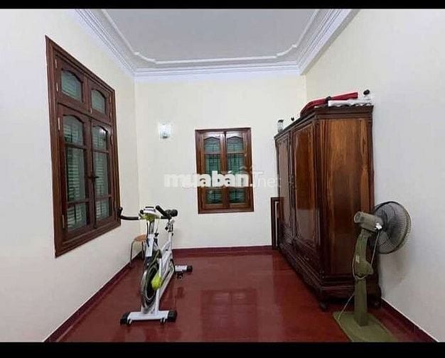 Tôi cần bán nhà mặt ngõ ô tô chánh đỗ Hoàng Quốc Việt 4tầng gần phố
