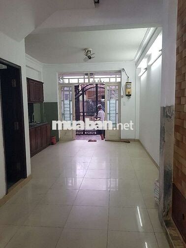 Cho thuê nhà nguyên căn 1 trệt 3 lầu dt 4,5×20, có 5pn, 6wc