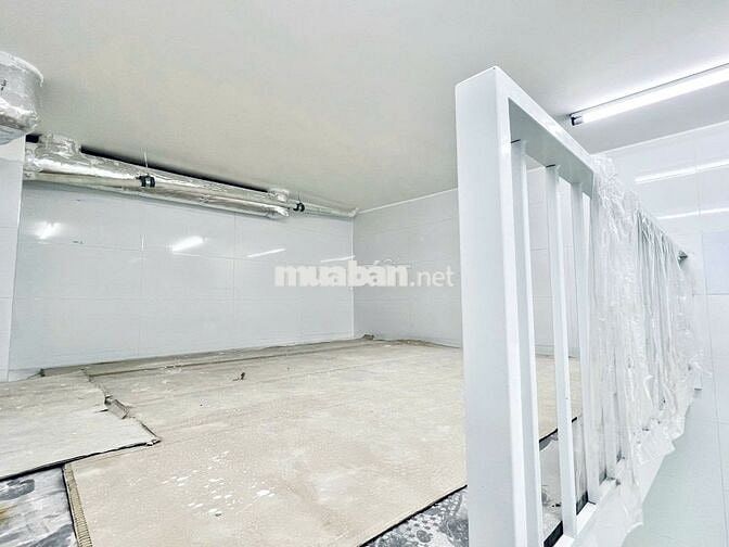 Giứa UEH B&N,Văn Hiến 10p qua Q5 Gác đẹp thang máy Cửa sổ NT cơ bản