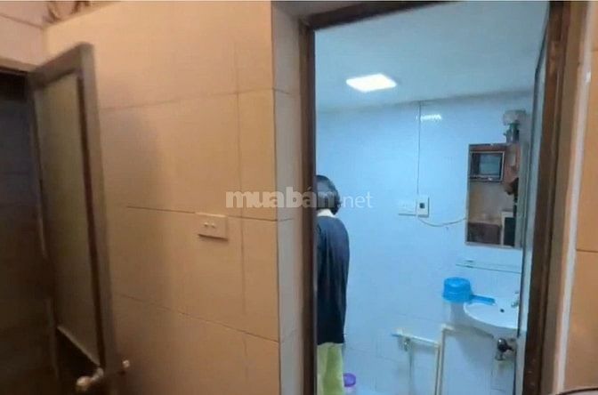Cho thuê nhà mặt đường 136 Đê Trần Khát Chân, tầng 1, 2, DTMB 45m2