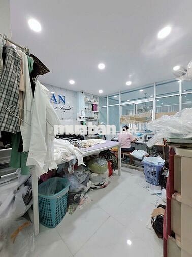 Nhà 5 tầng hẻm ô tô tránh, đối diện Chung cư Sơn Kỳ.