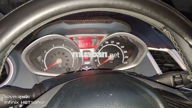 3 131 2011 1.6 AT Hatchback - 90000 km