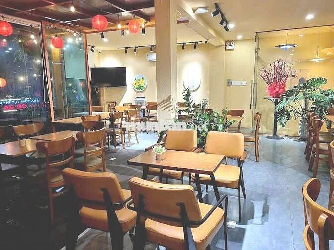 CẦN SANG QUÁN COFFEE LÔ GÓC CƯ XÁ BẮC HẢI DT130M2 DÒNGTIỀN120-15OTHÁG