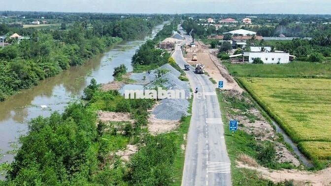 Quá đẹp, 1000m2 đất có 240m2 thổ cư View Kênh cực đẹp