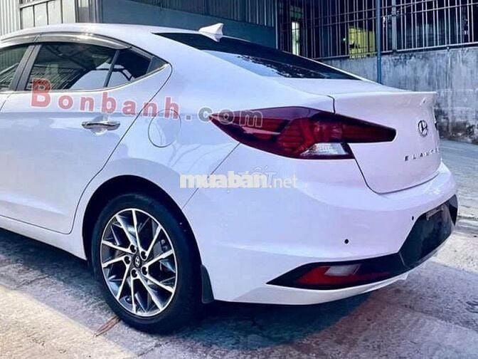 Hyundai Elantra 2.0 AT 2021 – Giá hợp lý