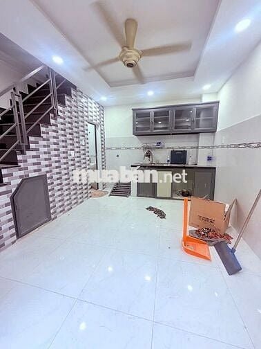 Bán nhà Bình Long, 20m2, 4 tầng, ngang 4m, giá 3 tỷ