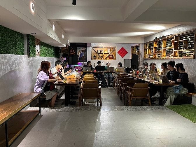 Góc,Đặng Thùy Trâm,Ngang 5m,Hầm,4Tầng,7PN,Gần Trường Học,Cty,Quán Ăn 