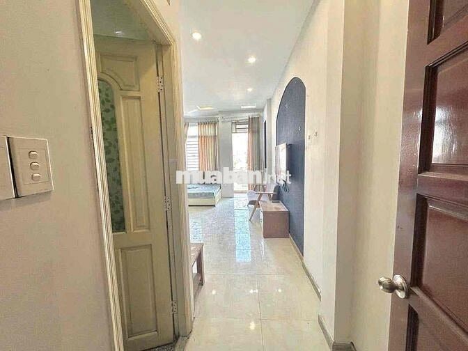 CĂN HỘ 1PN BAN CÔNG, THANG MÁY, NGAY PHAN XÍCH LONG PN
