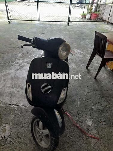 Xe vespa màu đen xe chạy bình thường ít xăng