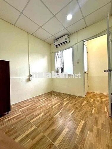 Cho thuê căn hộ 2 phòng ngủ diện tích lớn giá rẻ tại Bình Thạnh đầy đu