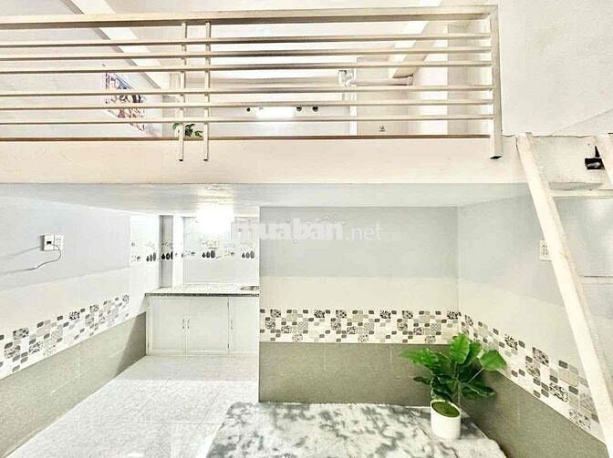 CĂN PHÒNG DỊCH VỤ GÁC CAO 2M Ở ĐƯỢC 4 NGƯời 4 Xe