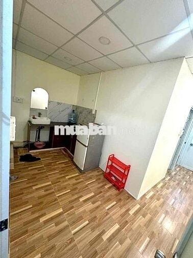 Cho thuê căn hộ 2 phòng ngủ diện tích lớn giá rẻ tại Bình Thạnh đầy đu