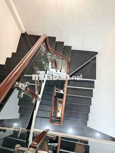 Nhà Phố Trạm Lô Góc 43m2 Xây 6 Tầng Ô Tô Đỗ Cửa – Nhỉnh 8 tỷ