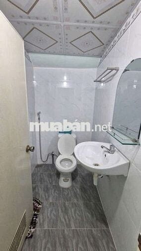Nhà 1 trệt 1 lầu, 2pn, 2wc, 1pk, 740tr Chợ Hưng Long Bình Chánh