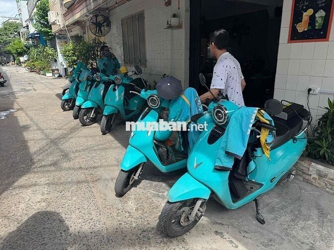 Sang cà phê võng kết hợp sạc xe điện