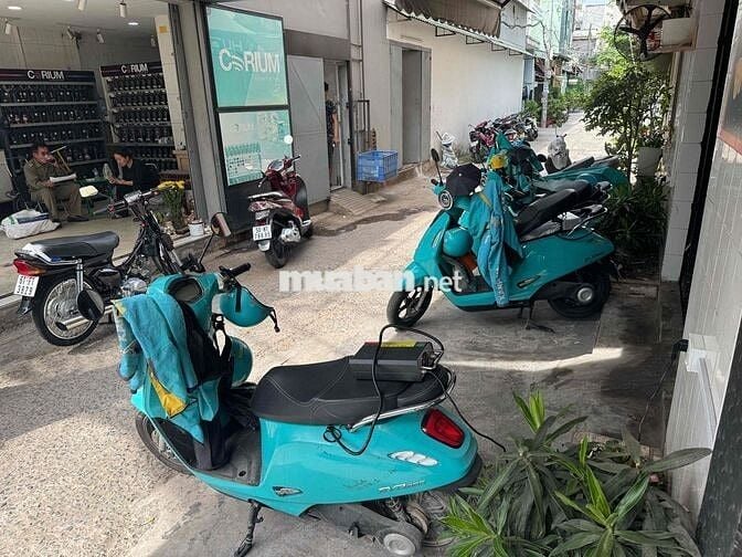Sang cà phê võng kết hợp sạc xe điện