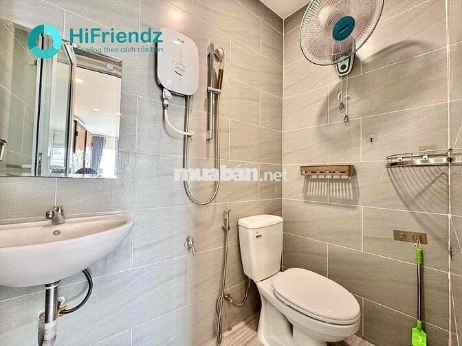 Phòng ban công máy giặt riêng giá siêu hời sát cầu chữ Y