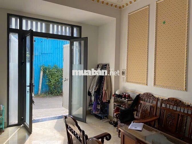 Nhà đẹp khu biệt thự, nội thất gỗ cao cấp, ôtô ngủ trong nhà, Thủ Đức