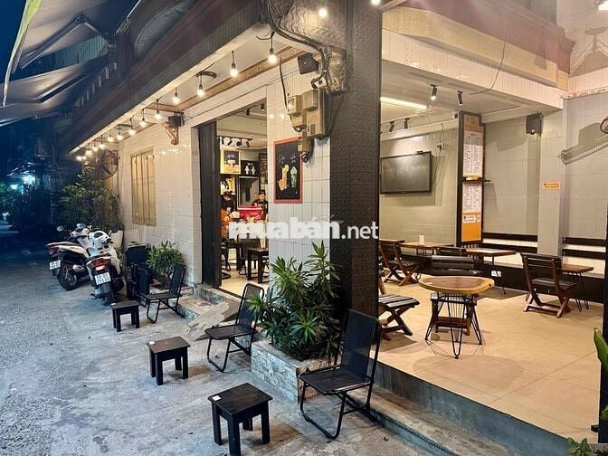 Sang cà phê võng kết hợp sạc xe điện