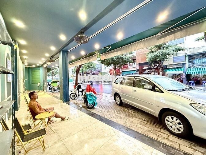 NHÀ KINH DOANH 4 TẦNG NGANG 20M KHU PHỐ TÂY GIÁ 32 TRIỆU /THÁNG