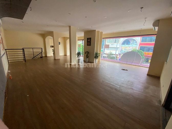 Cho thuê LÔ GÓC MP VŨ PHẠM HÀM đẹp nhất nhì khu vực mặt tiền 12m
