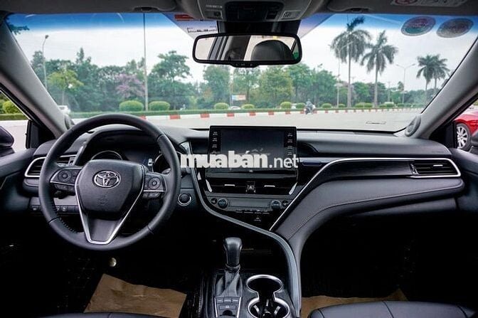 Toyota Camry 2024 2.5Q - 18,000 km. Siêu đẹp.