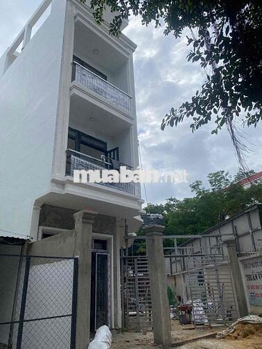 Chính Chủ Bán Gấp Lô Đất Vàng 4x15m, KDC Cao Cấp, Đối Diện Cổng Trường