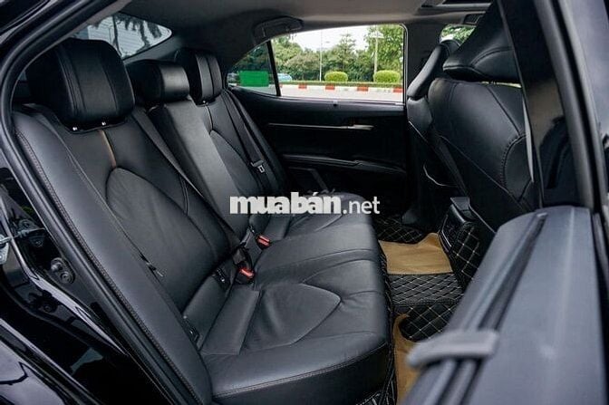 Toyota Camry 2024 2.5Q - 18,000 km. Siêu đẹp.