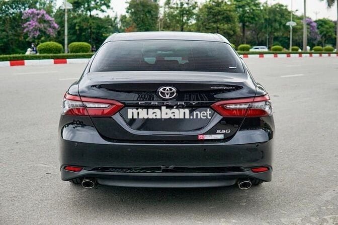 Toyota Camry 2024 2.5Q - 18,000 km. Siêu đẹp.