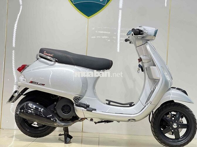 Vespa Sprint 125cc màu bạc
