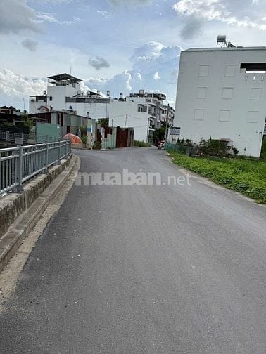 2 nền đất đẹp chưa qua đầu tư - Đường thông trải nhựa 8m