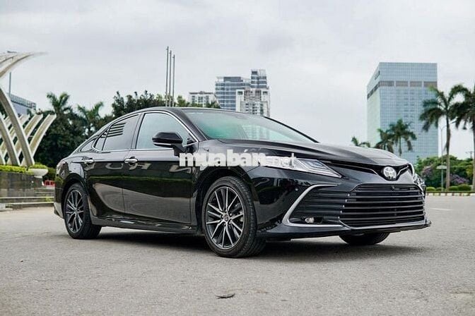 Toyota Camry 2024 2.5Q - 18,000 km. Siêu đẹp.