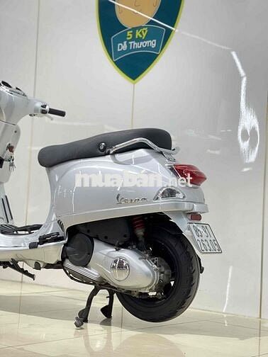 Vespa Sprint 125cc màu bạc