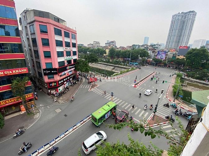 Cho thuê LÔ GÓC MP VŨ PHẠM HÀM đẹp nhất nhì khu vực mặt tiền 12m