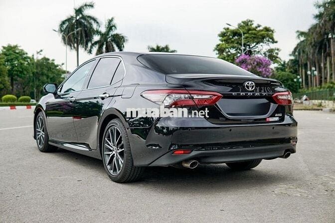 Toyota Camry 2024 2.5Q - 18,000 km. Siêu đẹp.