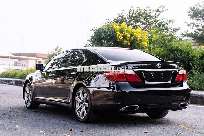 Lexus LS 600hL 2010 - 98000 km