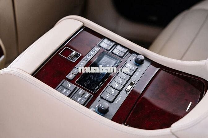 Lexus LS 600hL 2010 - 98000 km
