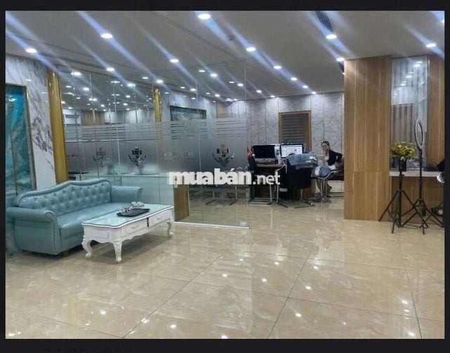 Tôi cần bán Tòa nhà Duy Tân 10tầng thang máy full nội thất.